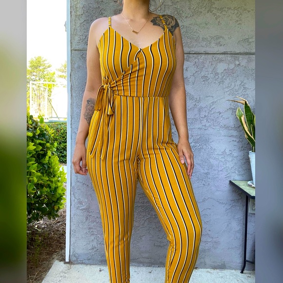 No Boundaries Pants - Yellow jumpsuit